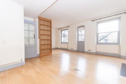 2 bed Mid Terraced House for rent in London. From Chase Evans - City & Aldgate