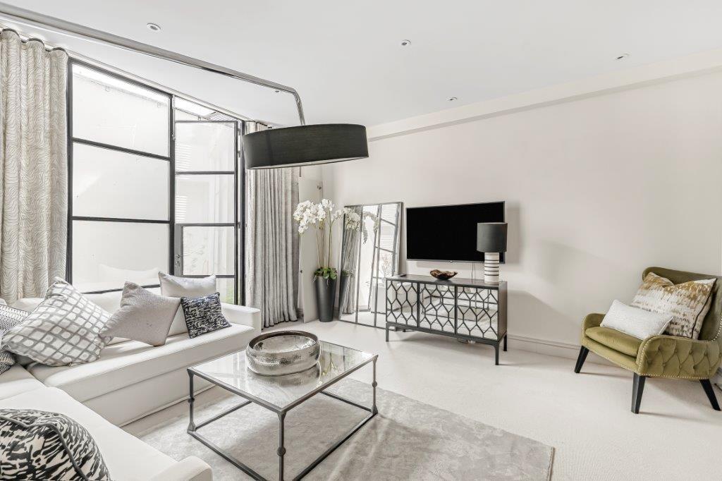 5 bed Detached for rent in London. From Chase Evans - City & Aldgate