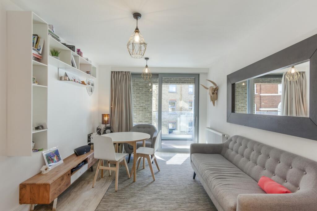 1 bed 1st Floor Flat for rent in Stoke Newington. From Chase Evans - City & Aldgate