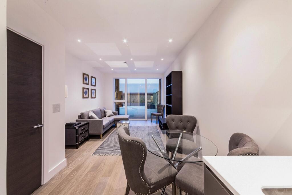 2 bed 1st Floor Flat for rent in London. From Chase Evans - City & Aldgate