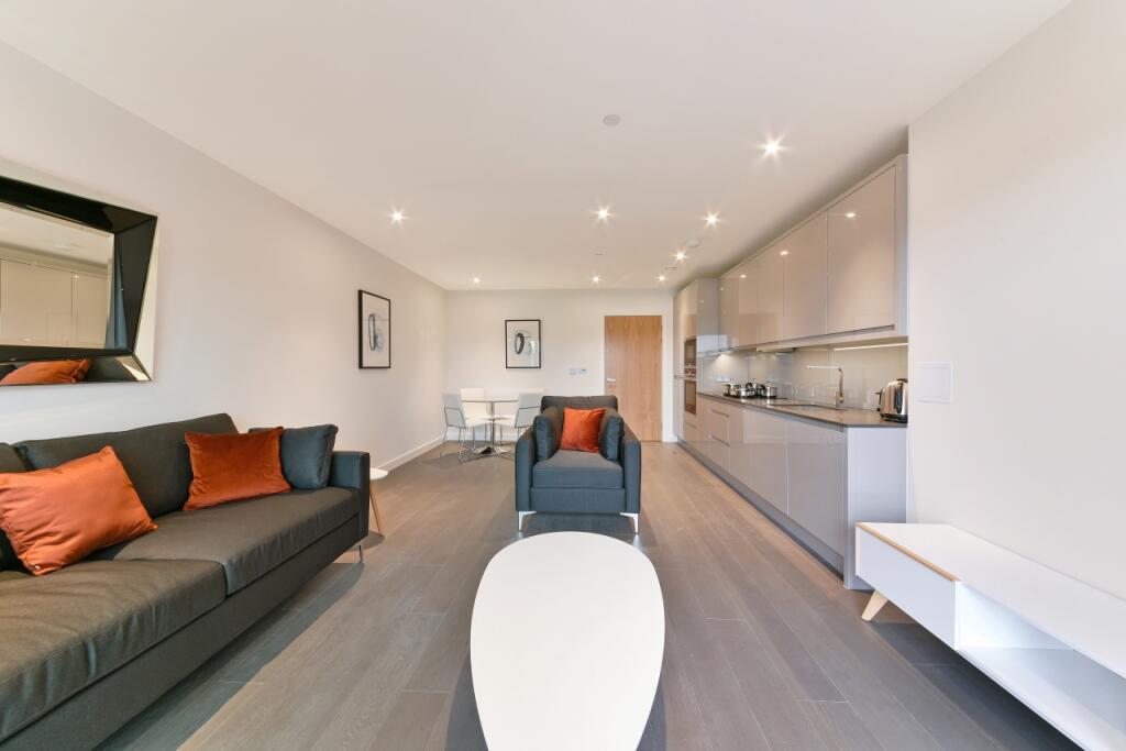 2 bed 1st Floor Flat for rent in Hendon. From Chase Evans - City & Aldgate