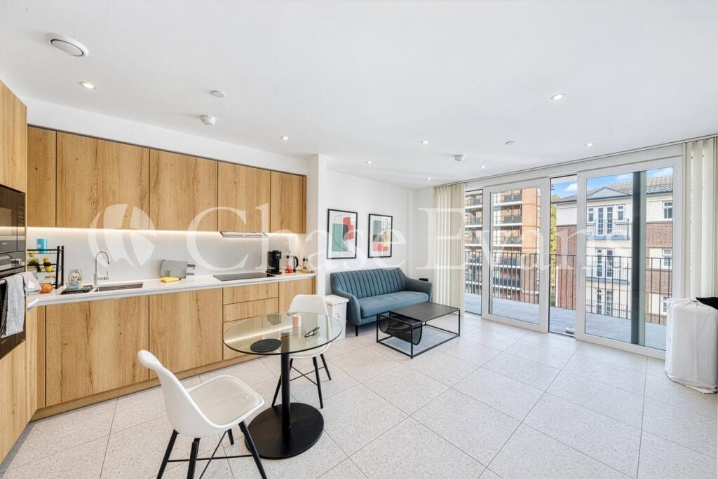 1 bed 1st Floor Flat for rent in London. From Chase Evans - City & Aldgate
