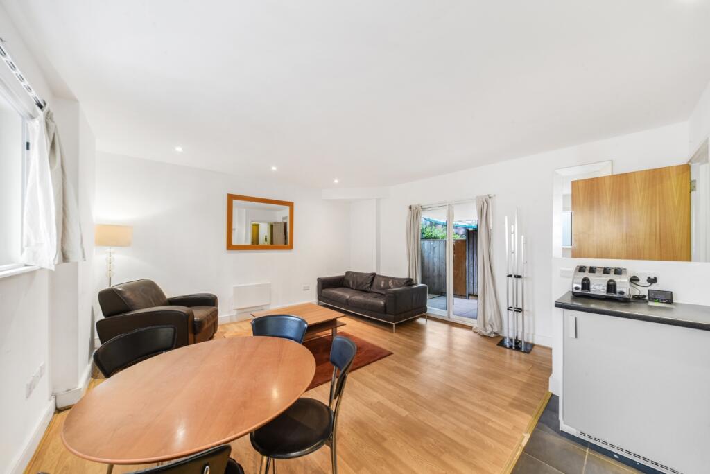 1 bed Apartment for rent in Bermondsey. From Chase Evans - Elephant and Castle