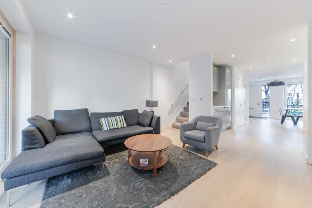3 bed Apartment for rent in Bermondsey. From Chase Evans - Elephant and Castle
