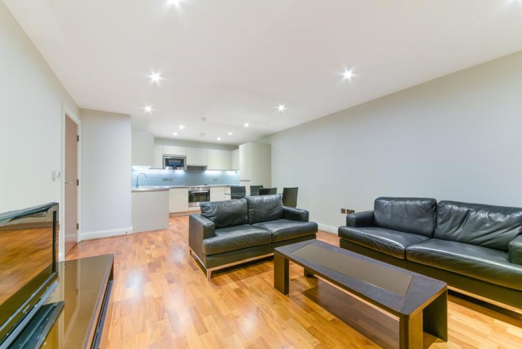 2 bed 1st Floor Flat for rent in London. From Chase Evans - Elephant and Castle