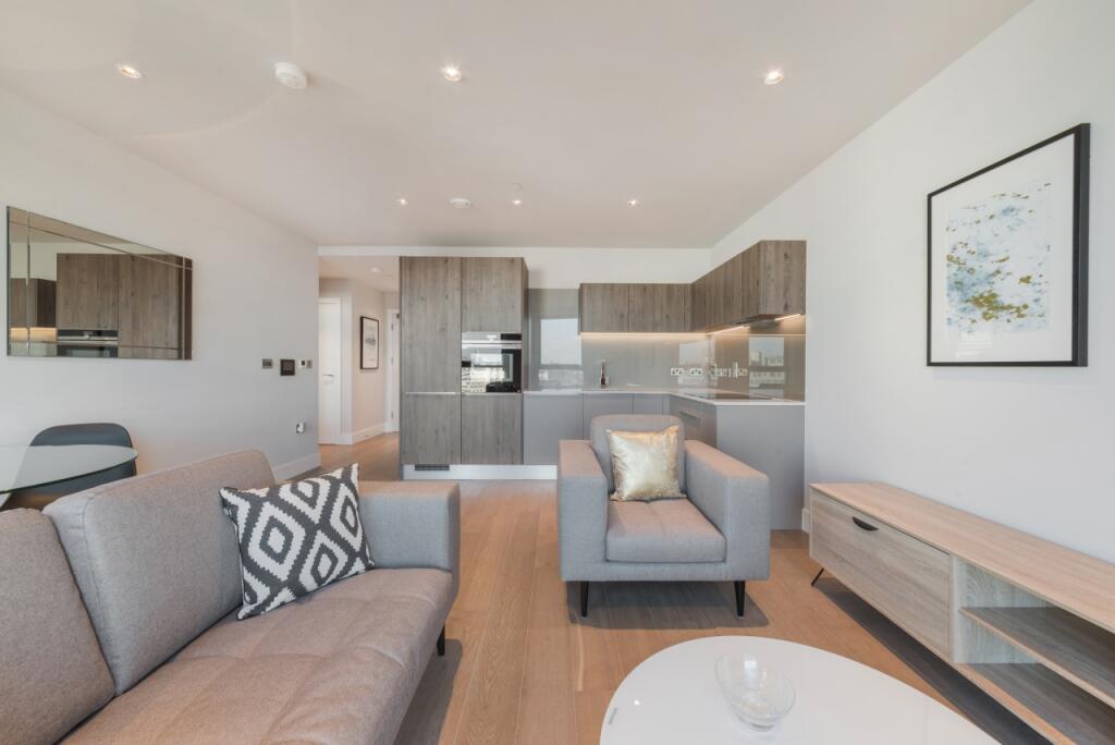 1 bed 1st Floor Flat for rent in London. From Chase Evans - Elephant and Castle