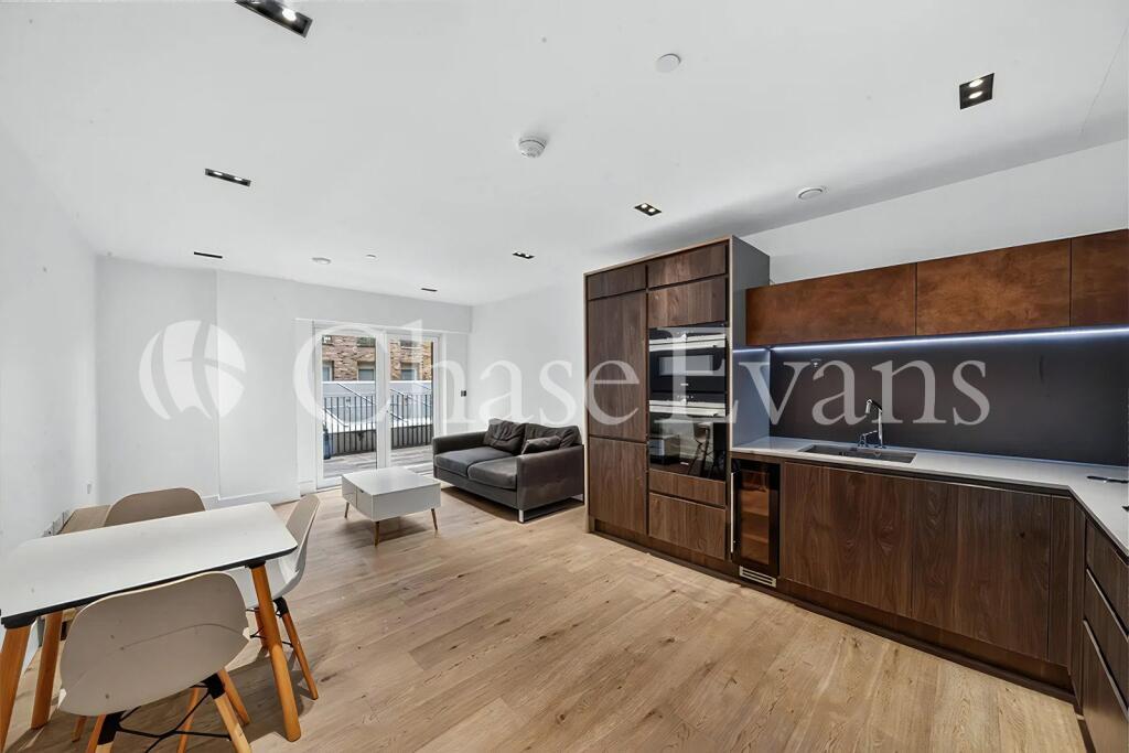 1 bed 1st Floor Flat for rent in London. From Chase Evans - Elephant and Castle