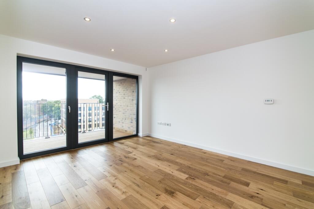 1 bed 1st Floor Flat for rent in London. From Chase Evans - Elephant and Castle