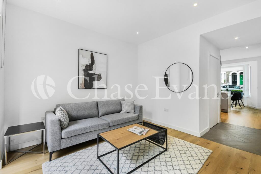 3 bed Detached for rent in London. From Chase Evans - Elephant and Castle