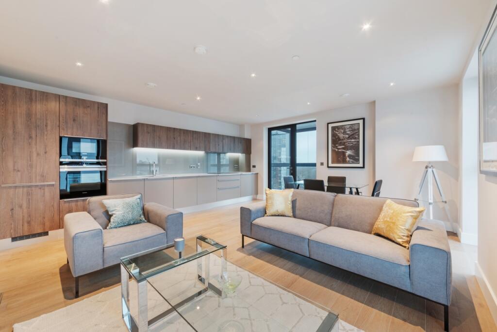 2 bed 1st Floor Flat for rent in Clapham. From Chase Evans - Elephant and Castle