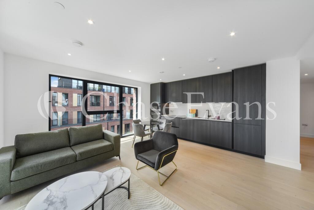 2 bed 1st Floor Flat for rent in . From Chase Evans - Elephant and Castle