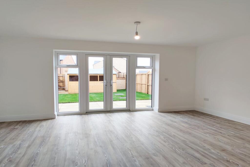 3 bed Semi Detached for rent in St Neots. From Chase Evans - Elephant and Castle