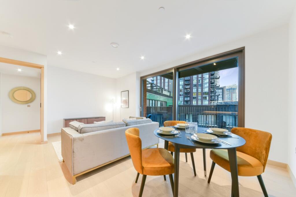 1 bed 1st Floor Flat for rent in Battersea. From Chase Evans - Elephant and Castle