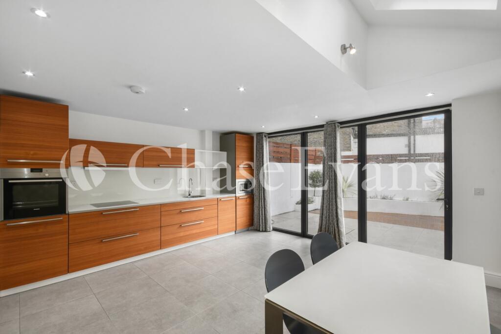2 bed 1st Floor Flat for rent in London. From Chase Evans - Elephant and Castle 2 bed 1st Floor Flat for rent in London. From Chase Evans - Elephant and Castle