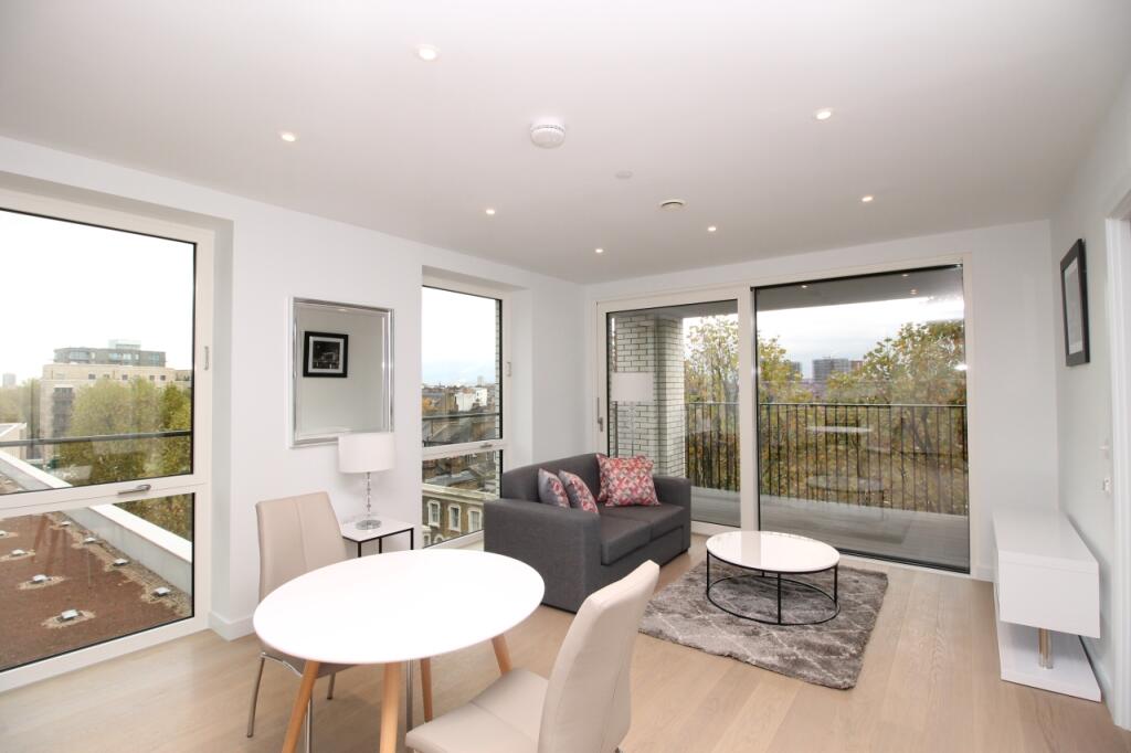 1 bed 1st Floor Flat for rent in London. From Chase Evans - Elephant and Castle
