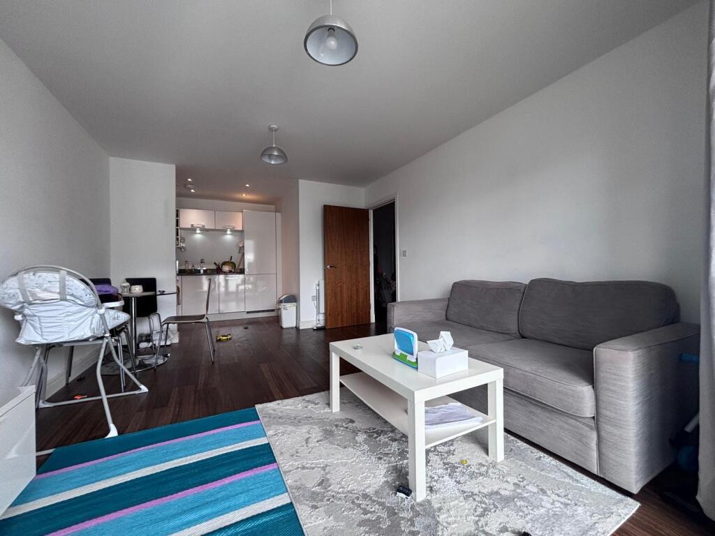 1 bed 1st Floor Flat for rent in Gillingham. From Chase Evans - Greenwich