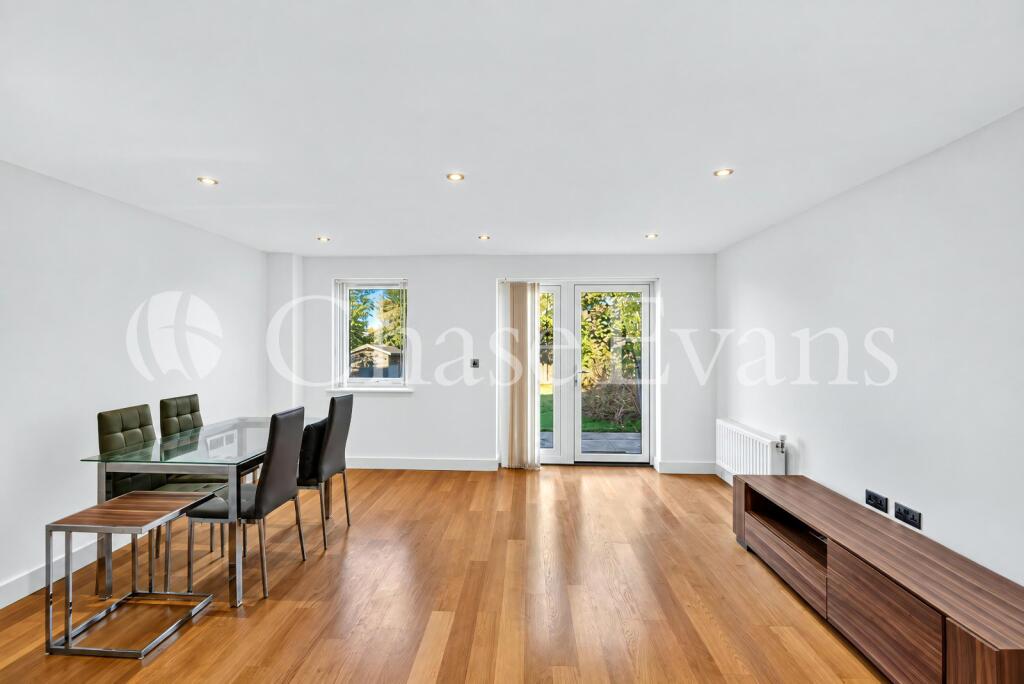 3 bed Mid Terraced House for rent in London. From Chase Evans - Greenwich 3 bed Mid Terraced House for rent in London. From Chase Evans - Greenwich