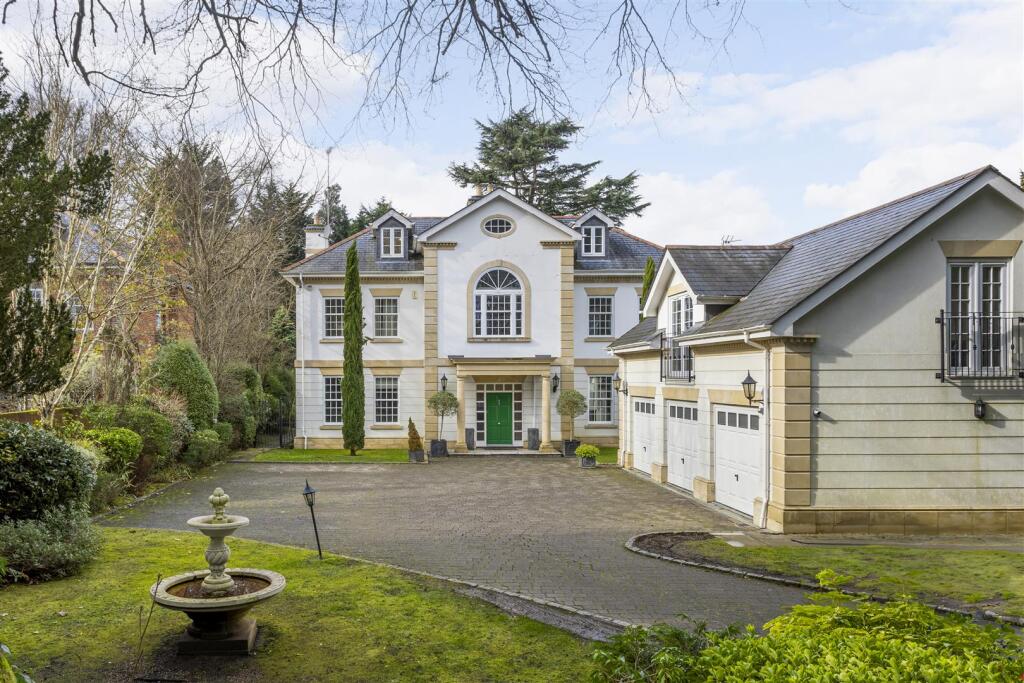 8 bed Detached for rent in South Ascot. From Chatterton Rees - London