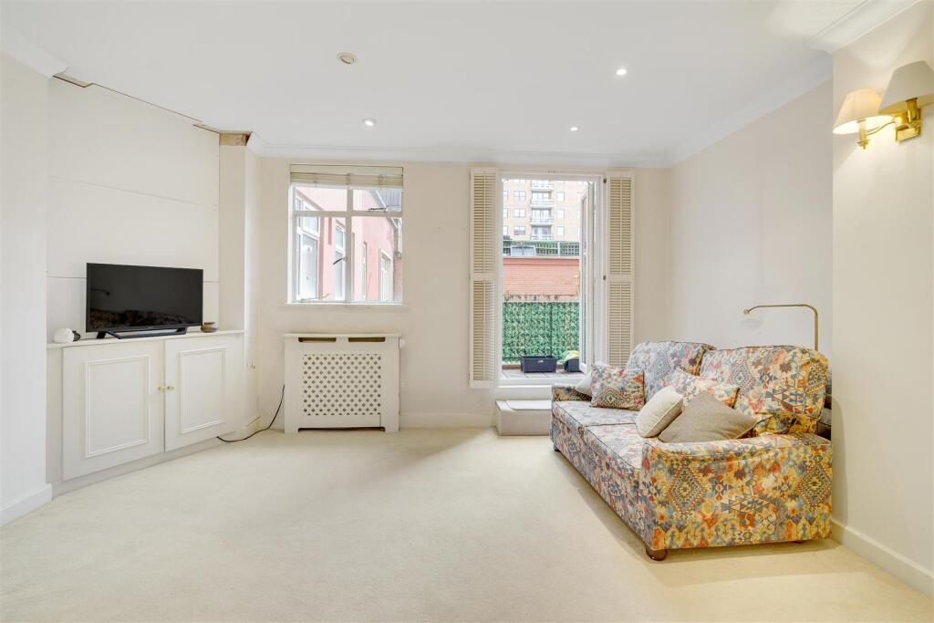1 bed 1st Floor Flat for rent in Chelsea. From Chatterton Rees - London