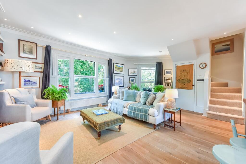 3 bed 1st Floor Flat for rent in Fulham. From Chatterton Rees - London