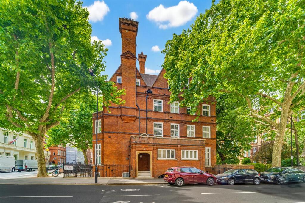 3 bed 1st Floor Flat for rent in Kensington. From Chatterton Rees - London