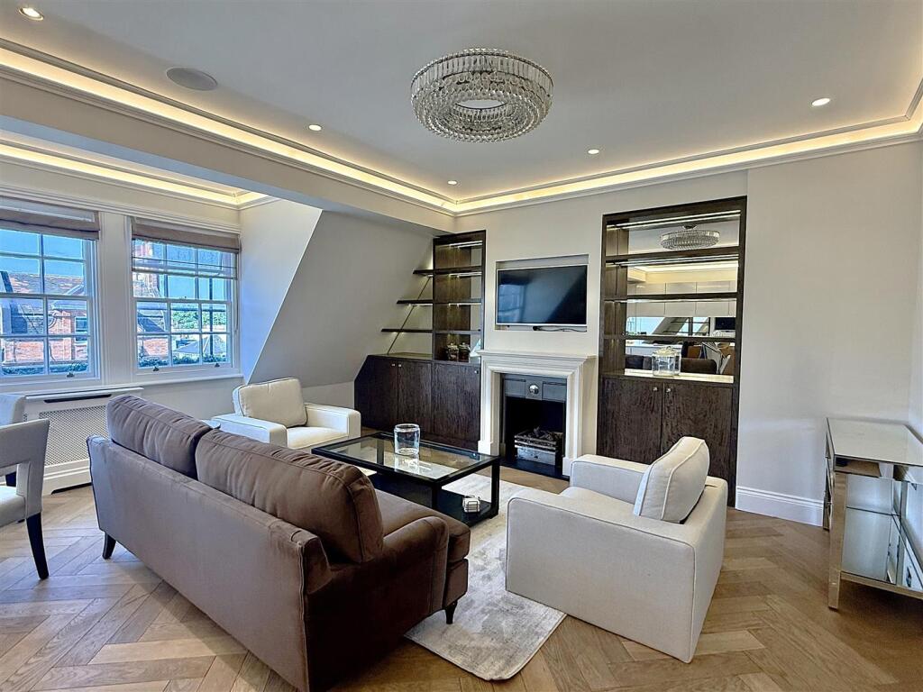 2 bed 1st Floor Flat for rent in Chelsea. From Chatterton Rees - London