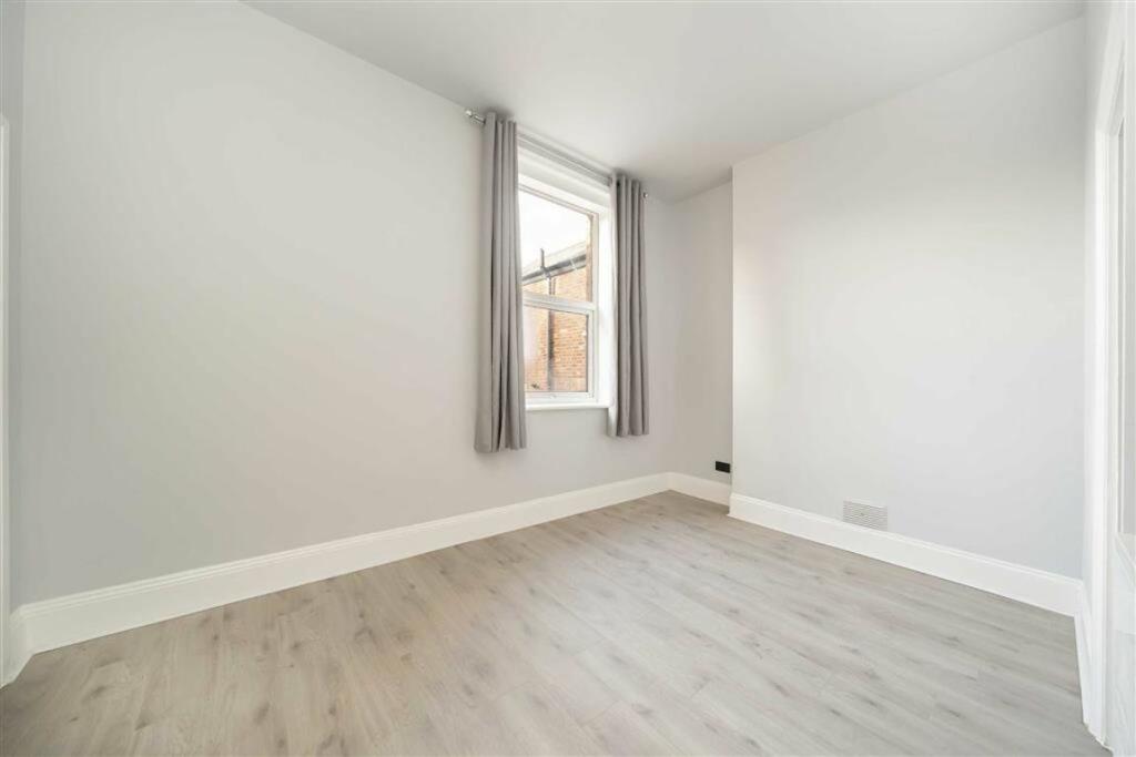 0 bed Studio for rent in Willesden. From Chelsea Square - Cricklewood