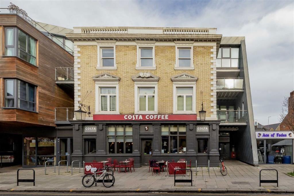 3 bed 1st Floor Flat for rent in Willesden. From Chelsea Square - Cricklewood