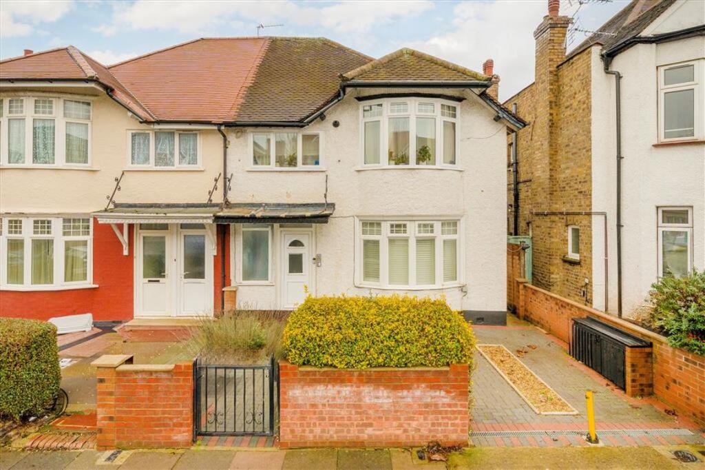 1 bed 1st Floor Flat for rent in Willesden. From Chelsea Square - Cricklewood