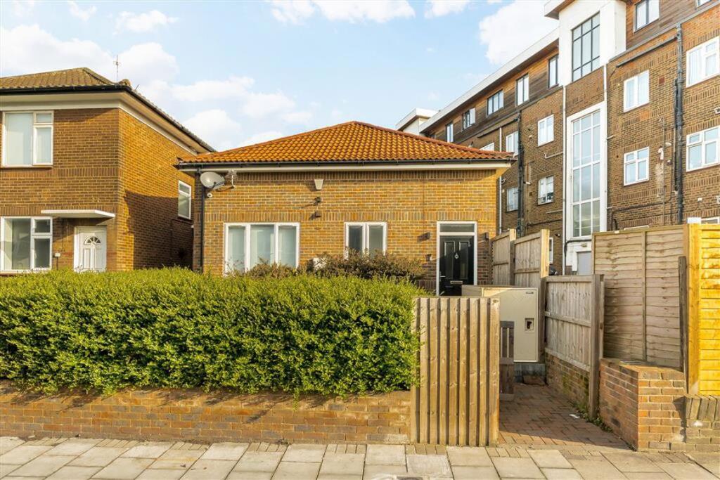 2 bed Detached for rent in Willesden. From Chelsea Square - Cricklewood 2 bed Detached for rent in Willesden. From Chelsea Square - Cricklewood