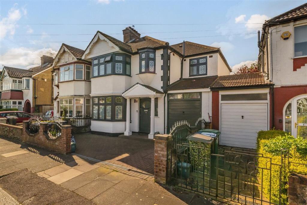5 bed Semi Detached for rent in Willesden. From Chelsea Square - Cricklewood