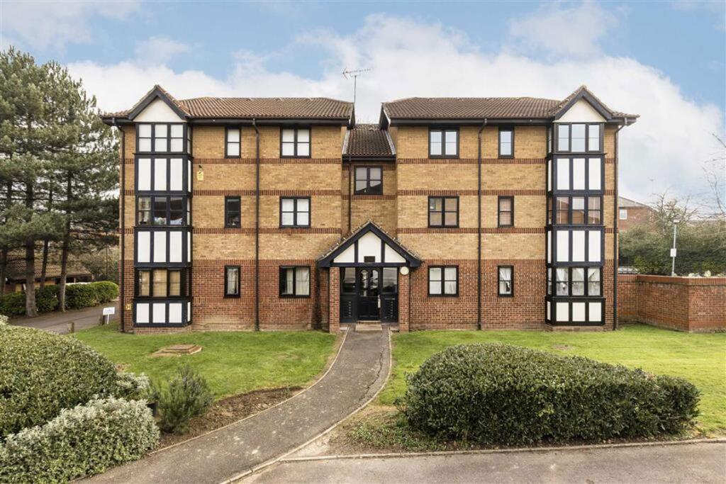 1 bed 1st Floor Flat for rent in Willesden. From Chelsea Square - Cricklewood 1 bed 1st Floor Flat for rent in Willesden. From Chelsea Square - Cricklewood
