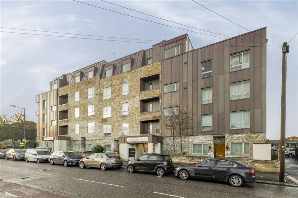 2 bed 1st Floor Flat for rent in Willesden. From Chelsea Square - Cricklewood 2 bed 1st Floor Flat for rent in Willesden. From Chelsea Square - Cricklewood