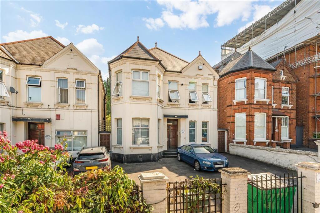 4 bed Studio for rent in Willesden. From Chelsea Square - Cricklewood