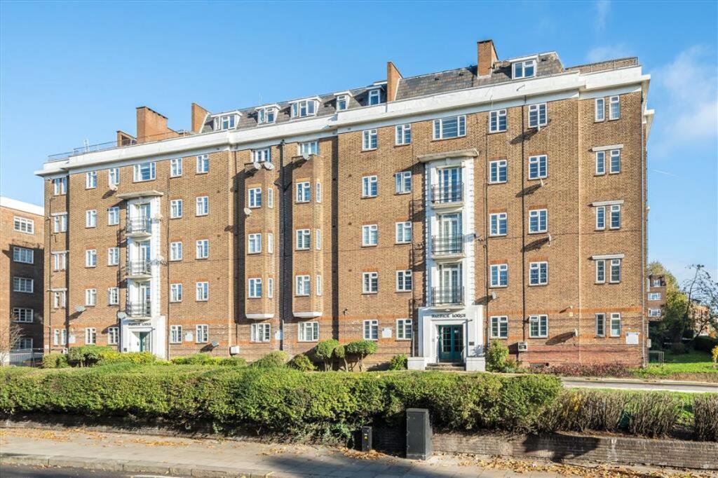 3 bed 1st Floor Flat for rent in Willesden. From Chelsea Square - Cricklewood