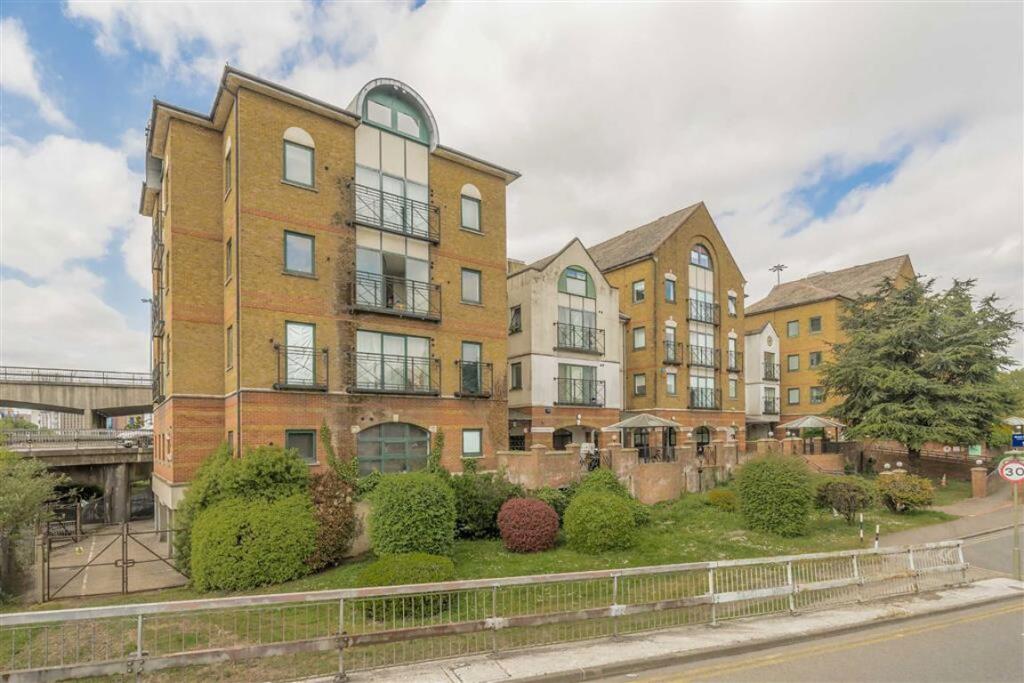 0 bed Studio for rent in Hendon. From Chelsea Square - Cricklewood 0 bed Studio for rent in Hendon. From Chelsea Square - Cricklewood