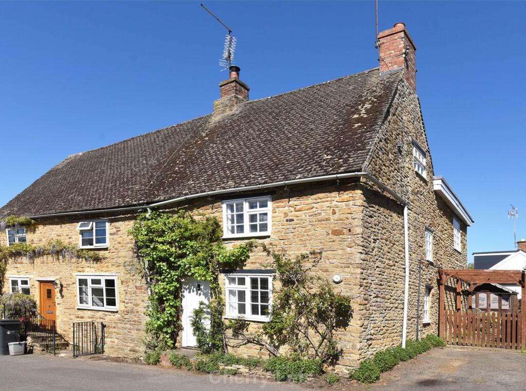 3 bed Cottage for rent in Kings Sutton. From Cherry Lets Ltd - Deddington