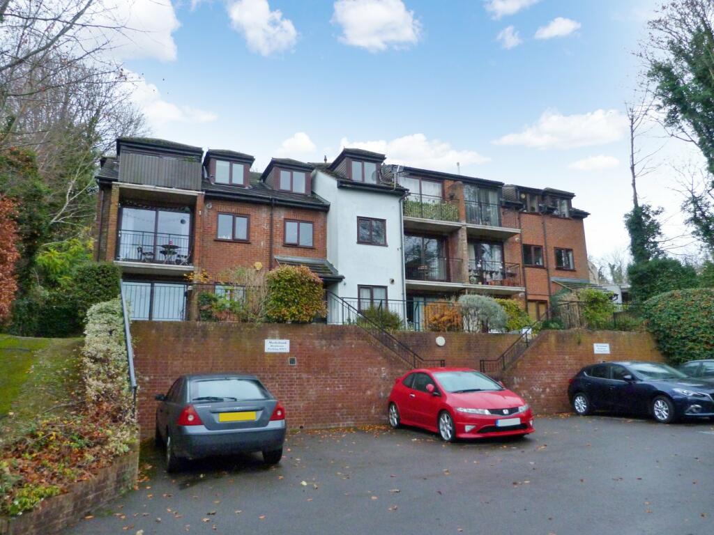 2 bed Flat for rent in Chesham. From Christopher Edwards - Rayners Lane - Pinner