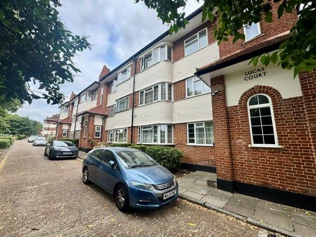 3 bed 1st Floor Flat for rent in Harrow. From Christopher Edwards - Rayners Lane - Pinner