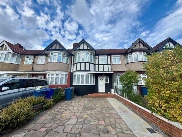 4 bed Mid Terraced House for rent in Harrow. From Christopher Edwards - Rayners Lane - Pinner