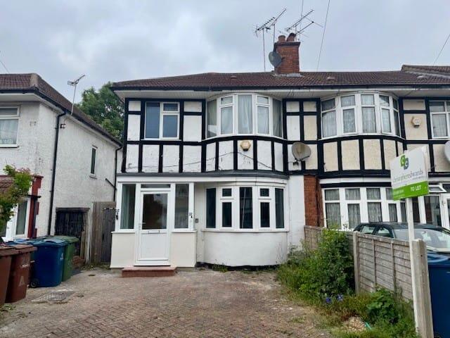 2 bed House (unspecified) for rent in Harrow. From Christopher Edwards - Rayners Lane - Pinner