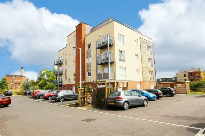 2 bed Flat for rent in Crayford. From Christopher Russell - Sidcup - The Oval