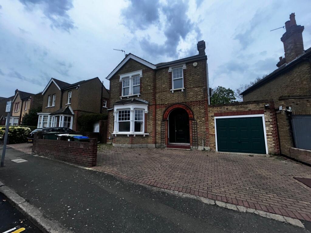 5 bed Detached for rent in Sidcup. From Christopher Russell - Sidcup - The Oval 5 bed Detached for rent in Sidcup. From Christopher Russell - Sidcup - The Oval