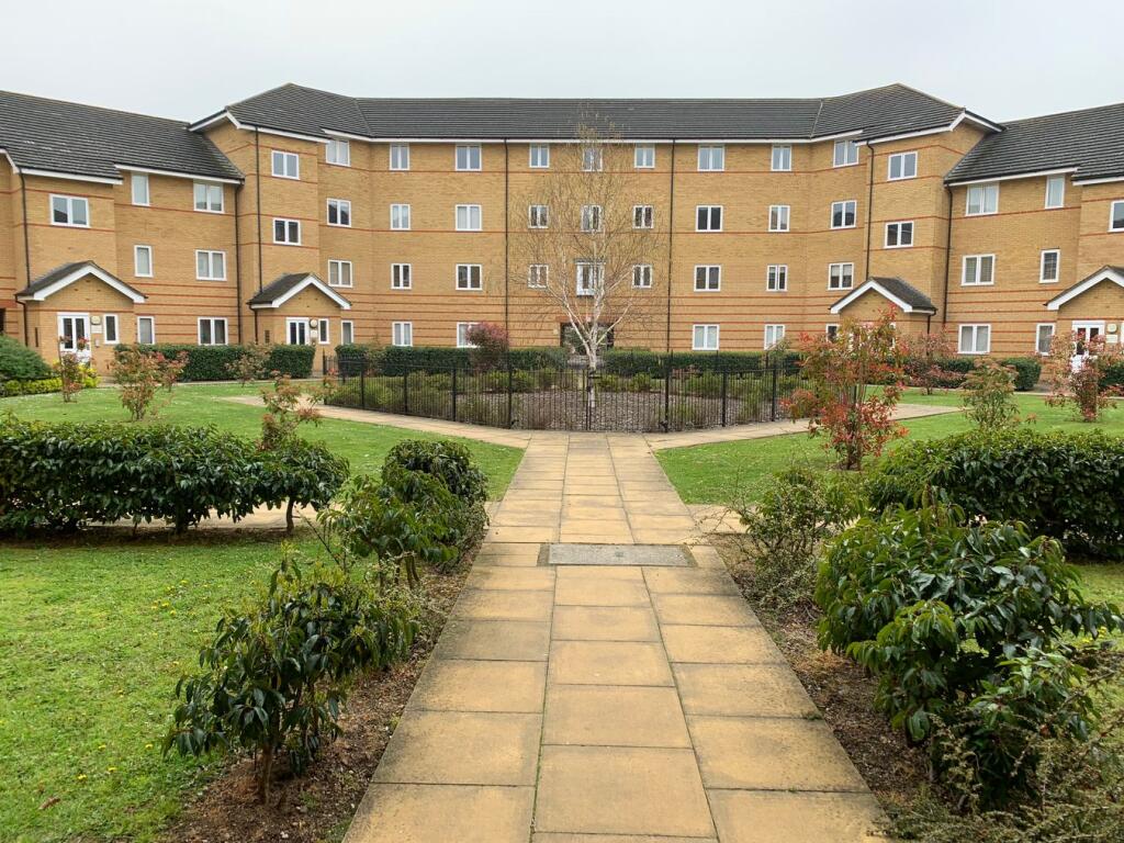 2 bed 1st Floor Flat for rent in London. From Christopher Russell - Sidcup - The Oval