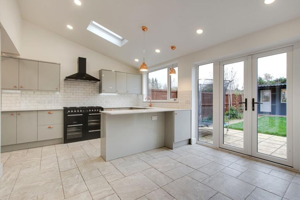 4 bed Semi Detached for rent in London. From Christopher Russell - Sidcup - The Oval 4 bed Semi Detached for rent in London. From Christopher Russell - Sidcup - The Oval