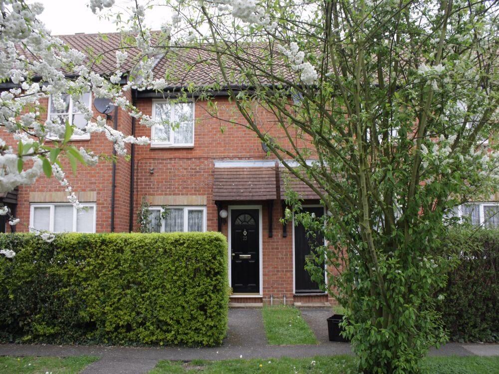 2 bed Mid Terraced House for rent in Sidcup. From Christopher Russell - Sidcup - The Oval