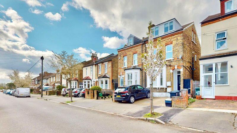 3 bed Apartment for rent in London. From Circa Residential Property - South Woodford