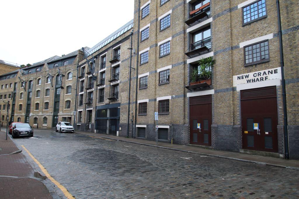 4 bed Studio for rent in London. From Circa Residential Property - South Woodford 4 bed Studio for rent in London. From Circa Residential Property - South Woodford