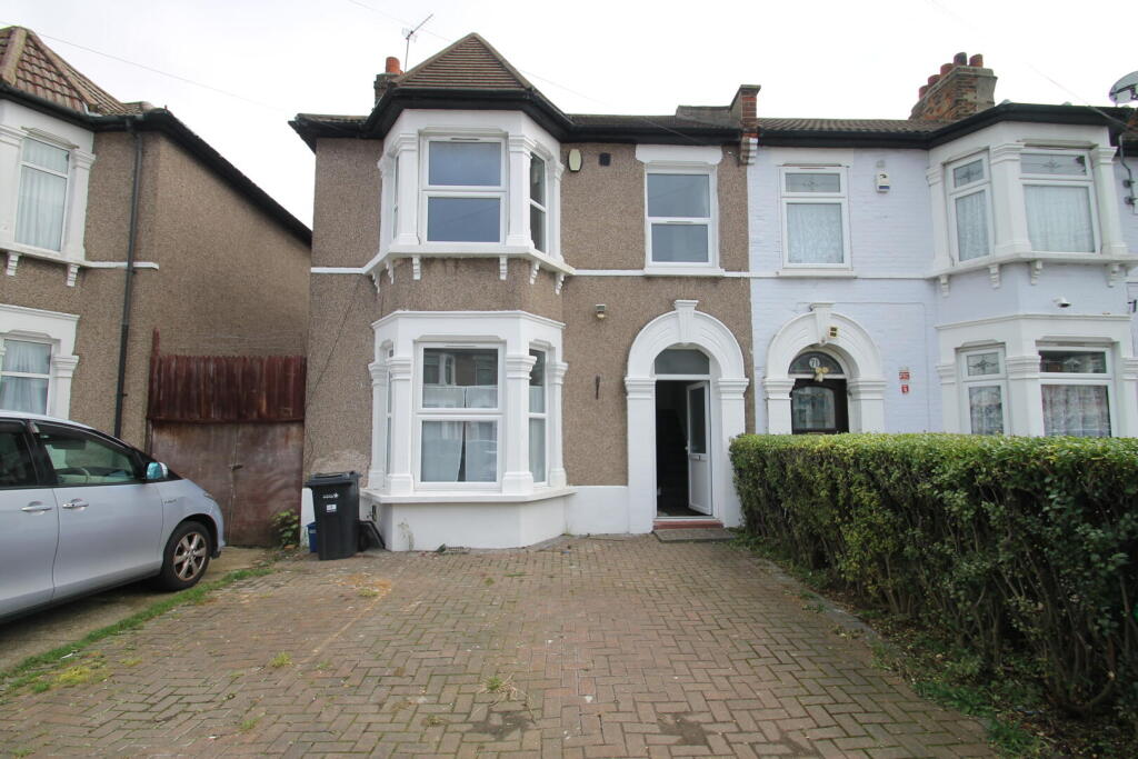 3 bed End of Terrace for rent in Ilford. From Circa Residential Property - South Woodford 3 bed End of Terrace for rent in Ilford. From Circa Residential Property - South Woodford