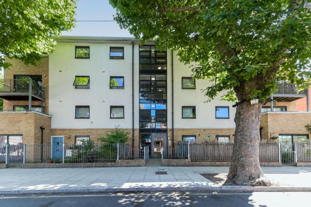 2 bed 1st Floor Flat for rent in London. From CITY REALTOR LIMITED - London